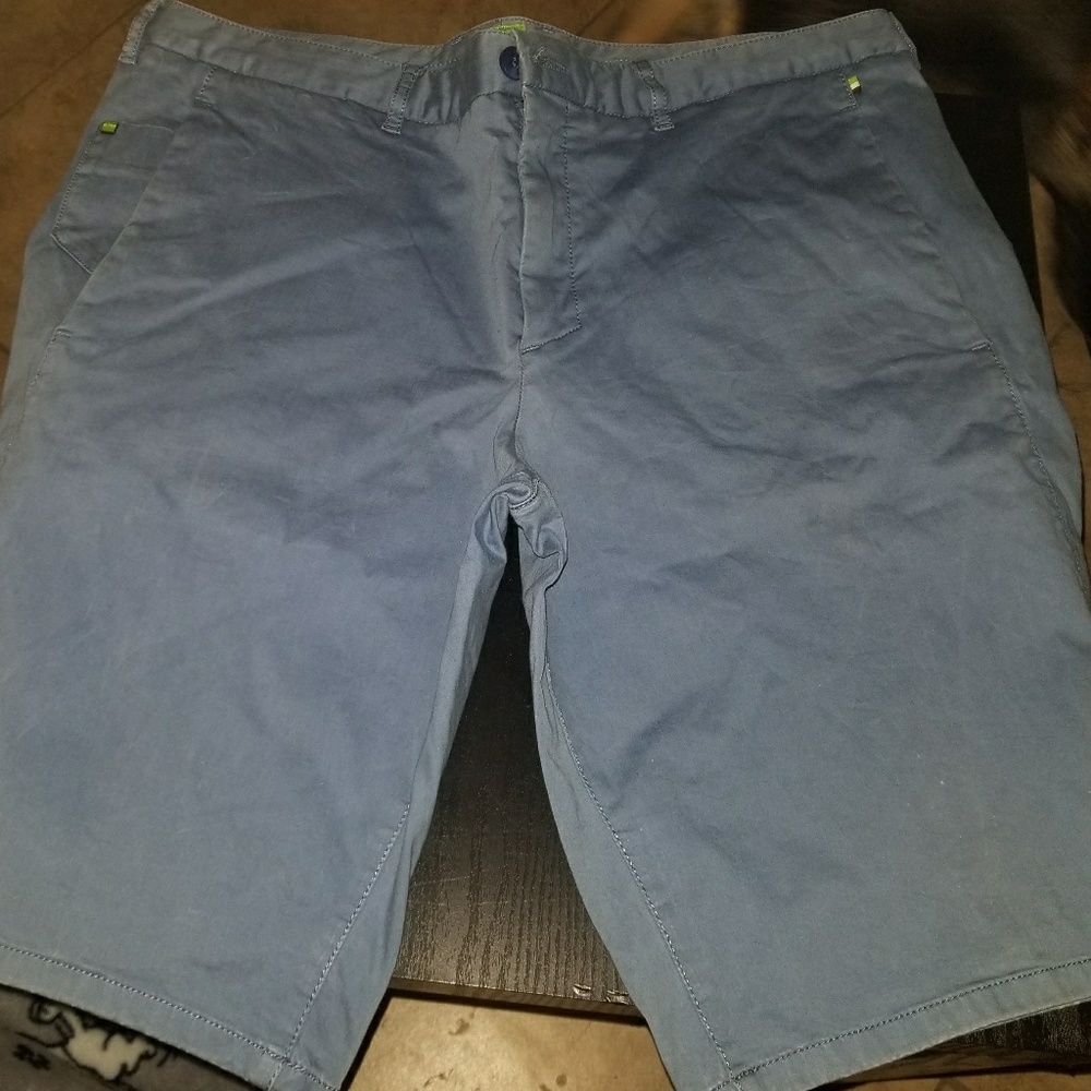 Hugo Boss
light blue
36 Regular fit
polo shorts